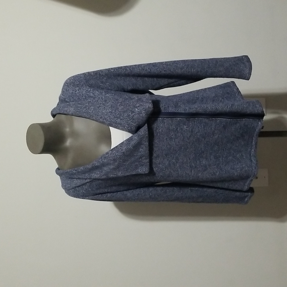 SOLD ***Inc sweater sz xl